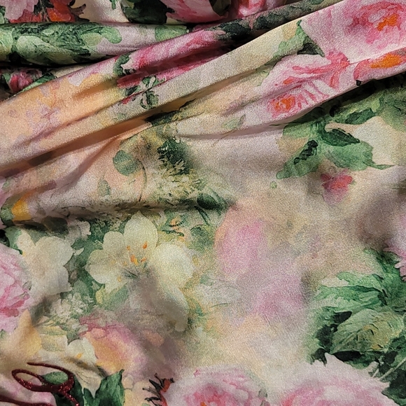 Bride Floral Robe - Picture 4 of 9